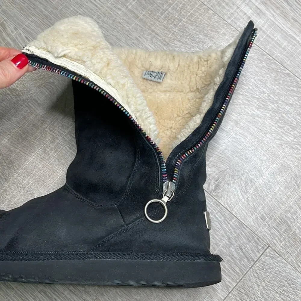 UGG Australia Mayfaire Sherpa Black Suede Side Zip Boots Women’s Size 6